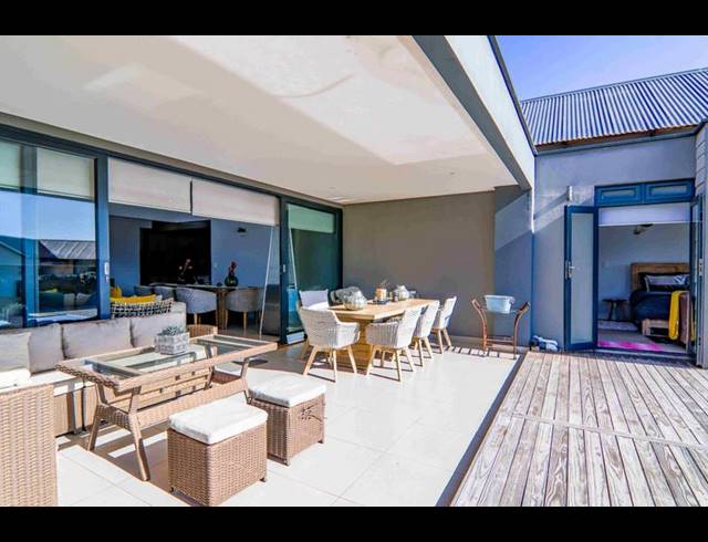 3 BEDROOM HOUSE FOR SALE IN COPPERLEAF ESTATE